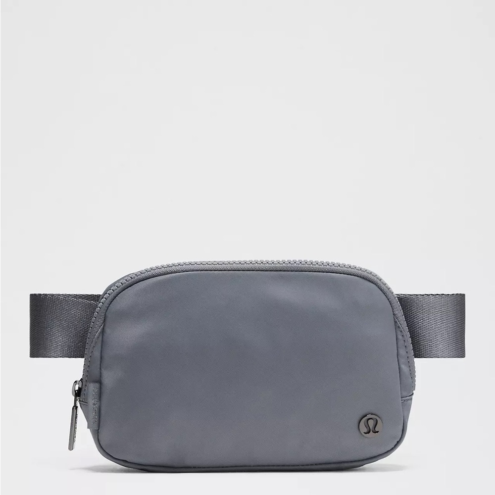 Lululemon Everywhere Belt Bag
